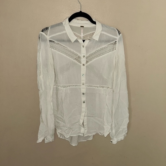 Free People Wild wind crisp white button up collared lace shirt extra snamall - Picture 2 of 13